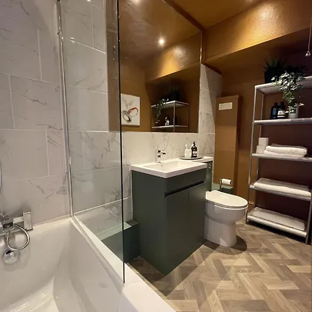 Apartment Sophisticated With Clifton Views *