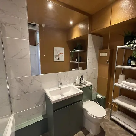 Apartment Sophisticated With Clifton Views *