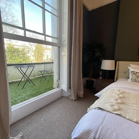 Sophisticated With Clifton Views Apartment Bristol