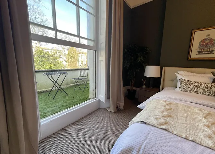 Sophisticated With Clifton Views Apartment Bristol