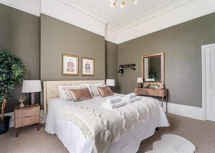 Sophisticated With Clifton Views Apartmán *