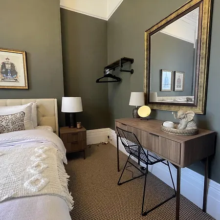 Sophisticated With Clifton Views