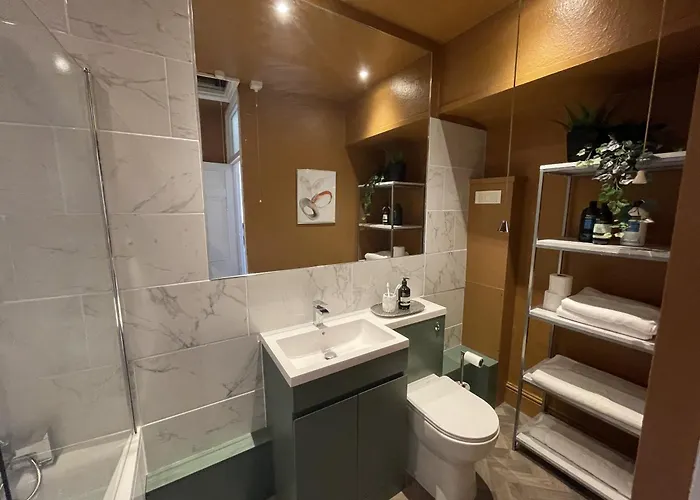 דירה Sophisticated With Clifton Views *