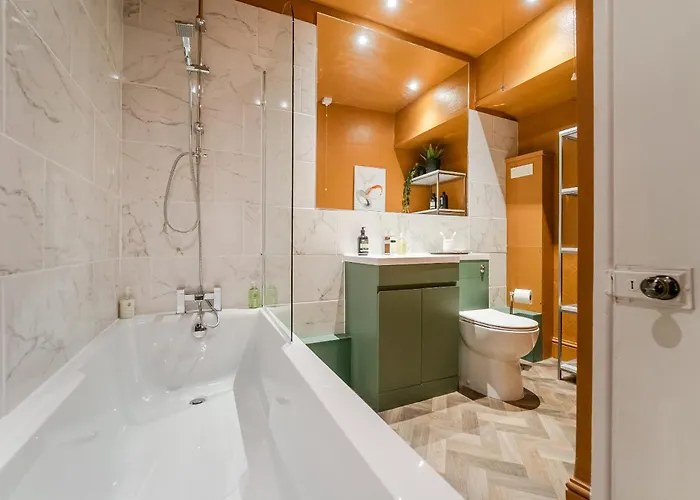 Sophisticated With Clifton Views شقة *